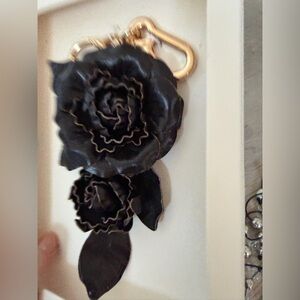 Leather flowet keychain  Zara black